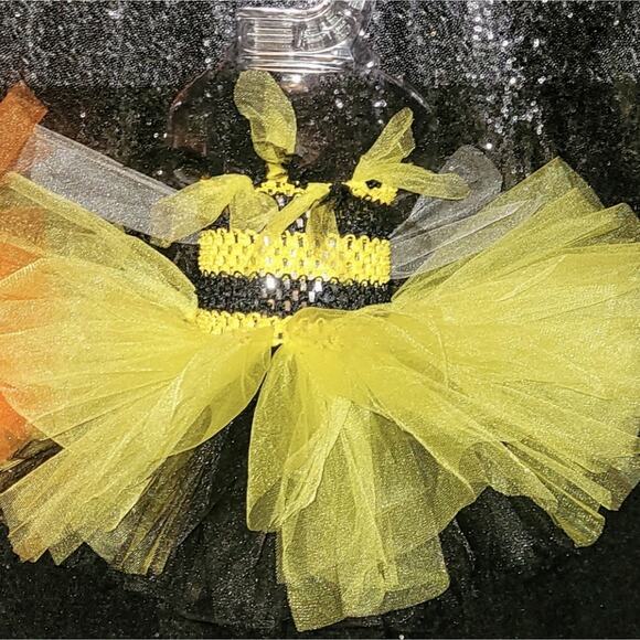 BLACK FRIDAY SALE - Baby TuTu Dress & Headband Black & Yellow Size NB - 6 Mos. - Picture 10 of 10